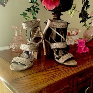 Carlos Santana block heel sandals in size 6 1/2